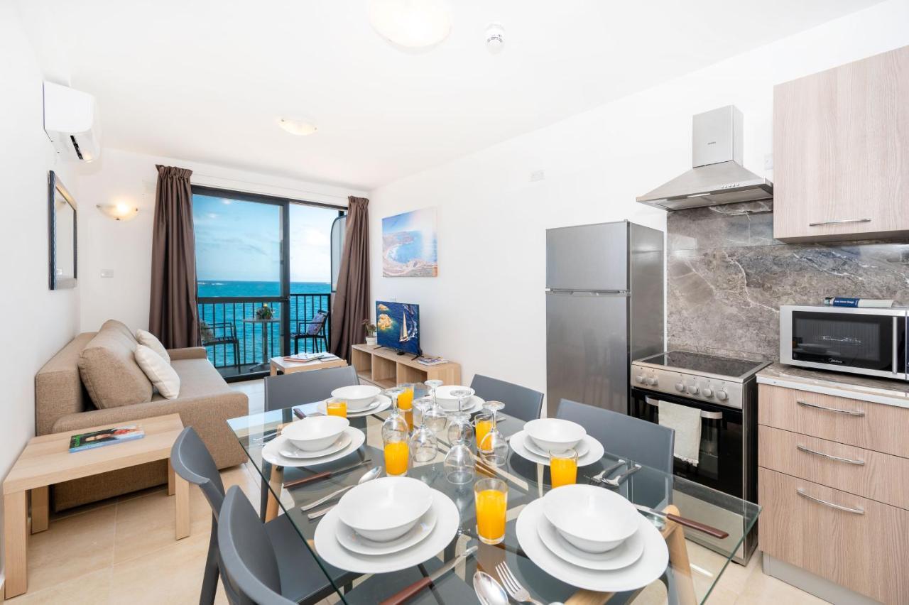 Islet Promenade Seafront Family Apartment With 2 Balconies By Getawaysmalta St. Paul's Bay Exteriör bild