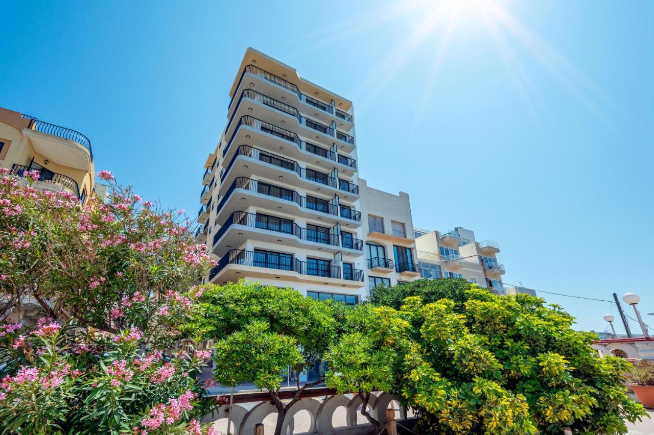 Islet Promenade Seafront Family Apartment With 2 Balconies By Getawaysmalta St. Paul's Bay Exteriör bild